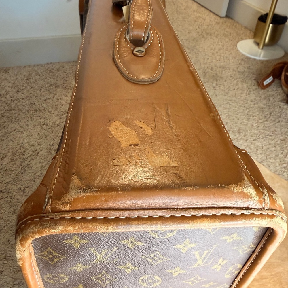 Louis Vuitton Monogram Canvas Travel Garment Bag in Brown and Tan - Picture 4 of 10